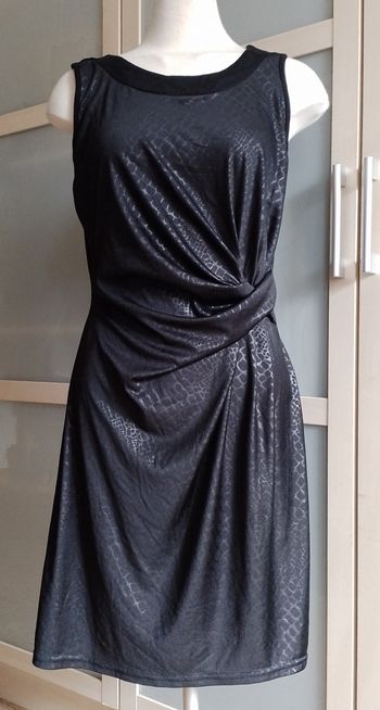 petite robe noire drapée Taille M