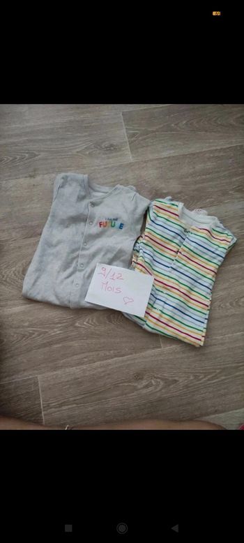 2 pygiamas grenouillère 9/12 mois