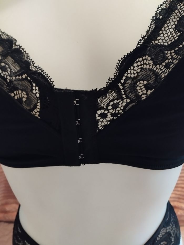 Ensemble sous vêtements noir dentelle - photo numéro 6