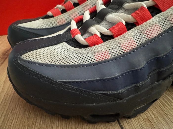Baskets Nike air Max 95 pointure 39 comme neuves - photo numéro 2