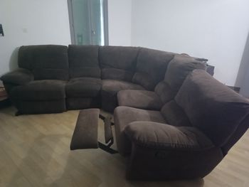 Canapé à venir récupérer sur place sur château Arnoux st auban