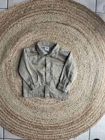 C’est en jean camel bébé garçon neuve 