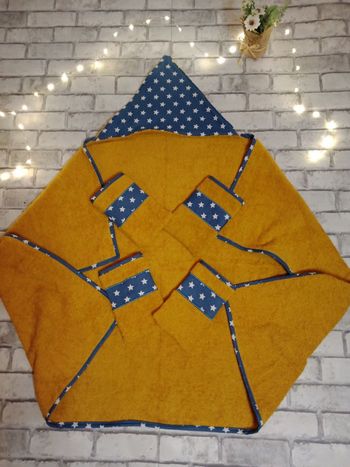 Cape de bain + 4 gants de toilettes