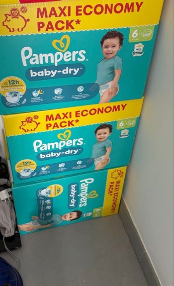 Couche Pampers taille 6