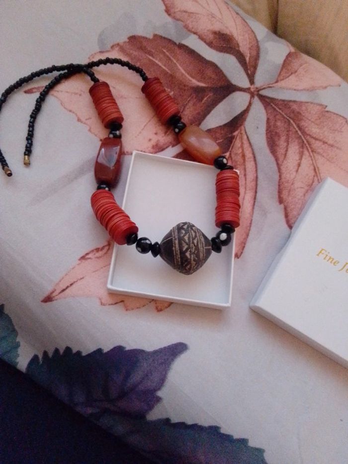 Collier ethnique Afrique massaï pierres naturelles de cornaline