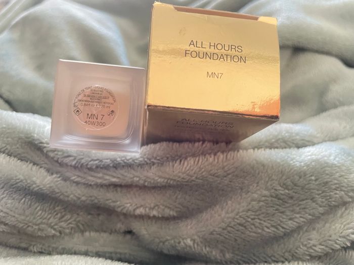 Fond de teint Yves Saint Laurent All Hours Foundation, teinte MN7 - photo numéro 4