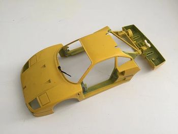 Carcasse carrosserie pièce détachée miniature Ferrari F40 1/24 Burago #A31