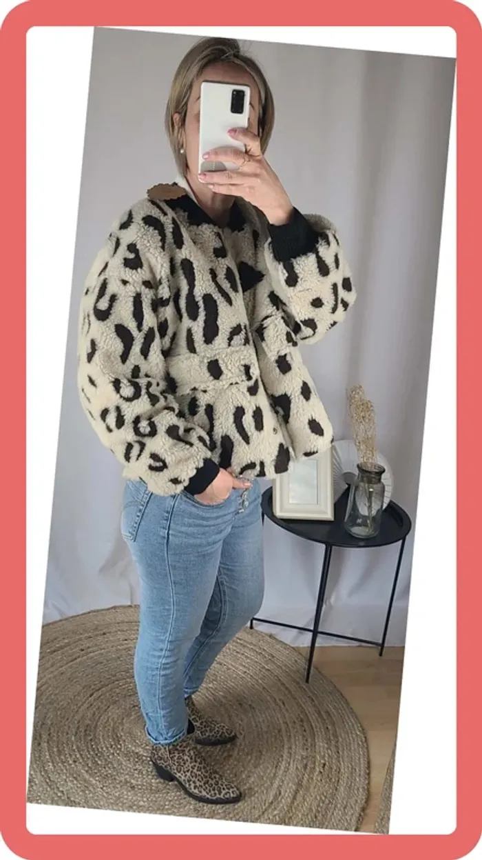 Bombers Léopard, effet moumoute, neuve avec étiquette - photo numéro 3
