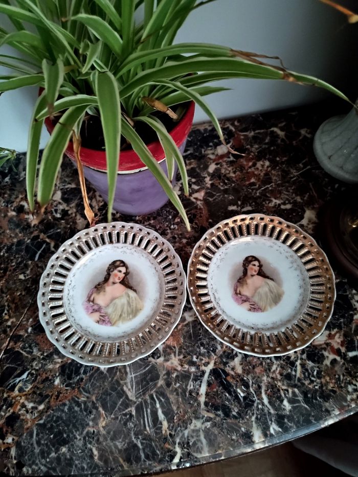 2 assiettes en porcelaine - photo numéro 7