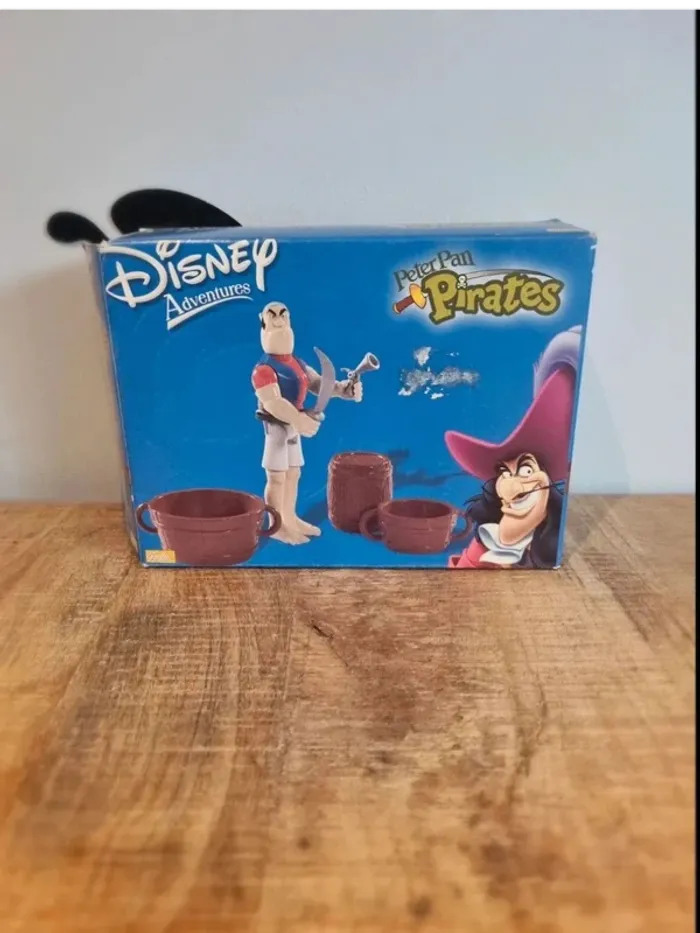 Figurine pirate famosa disney peter pan