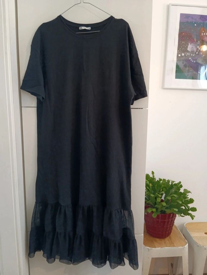 Robe longue Zara noire bas tulle taille L