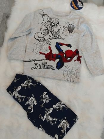Pyjama deux pièces Spiderman, neuf avec étiquettes