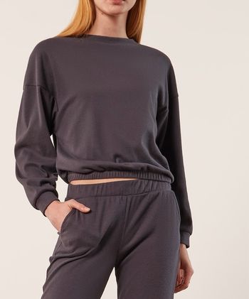 Sweat court oversize