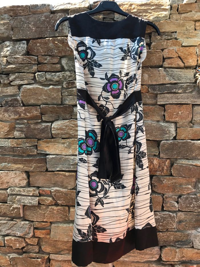 Robe longue en satin - photo numéro 2