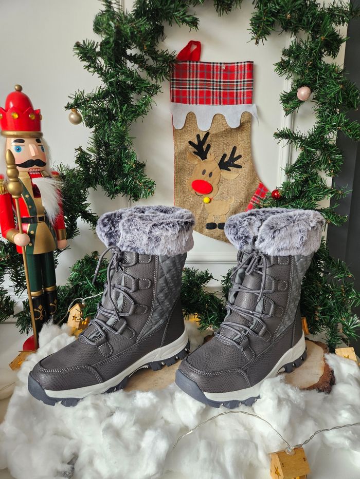 Lot chaussure d'hiver Hobibear et cache oreille