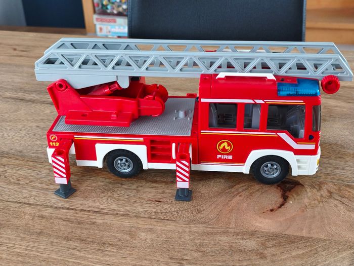 Ensemble de pompiers et leurs véhicules Playmobil - photo numéro 5