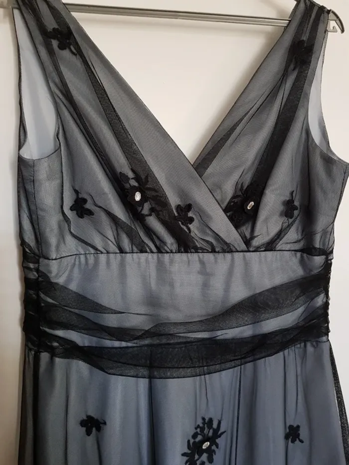 Robe de fêtes 38 effet drapé - photo numéro 3