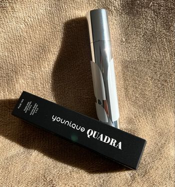 Mascara quadra Younique
