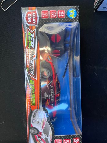 Lot voitures télécommandées neuves 2,7 Ghtz