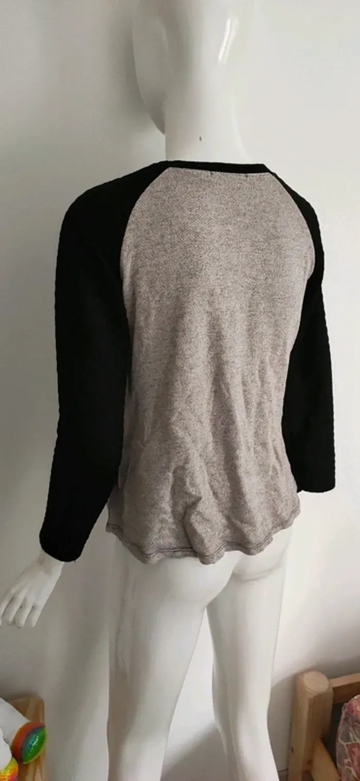 T shirt Boston gris et noir jamais porté - photo numéro 3