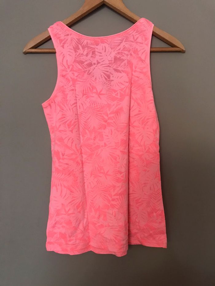 Débardeur rose avec motif feuilles de palmier - photo numéro 2