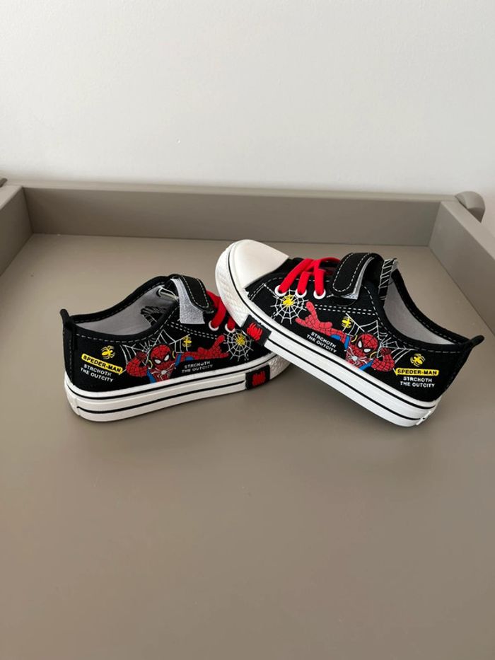 Chaussures Spiderman pointure 27