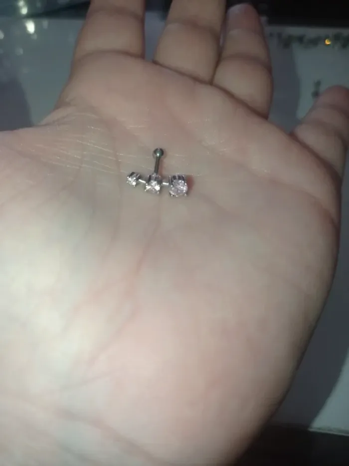 Piercing rose petite boule a vissé - photo numéro 2