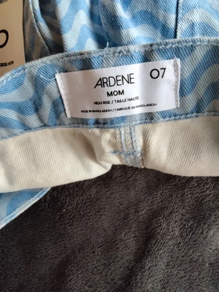 Short jeans femme. Marque Ardene (A193) - photo numéro 6