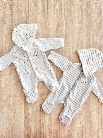 2 pyjamas & bonnets bébé fille