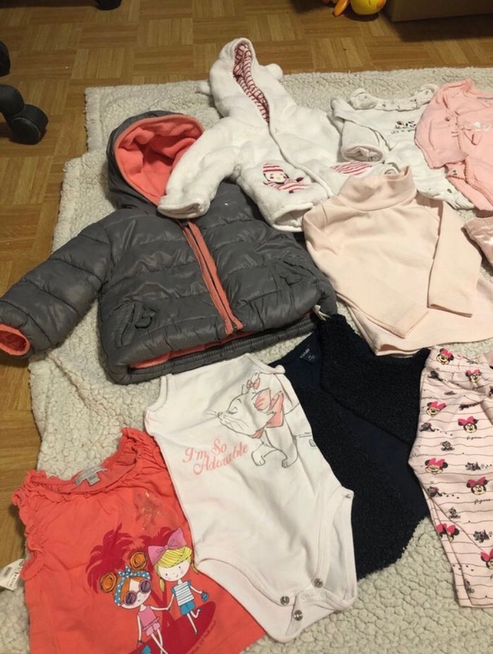 Lot vêtements fille 6 mois - photo numéro 2