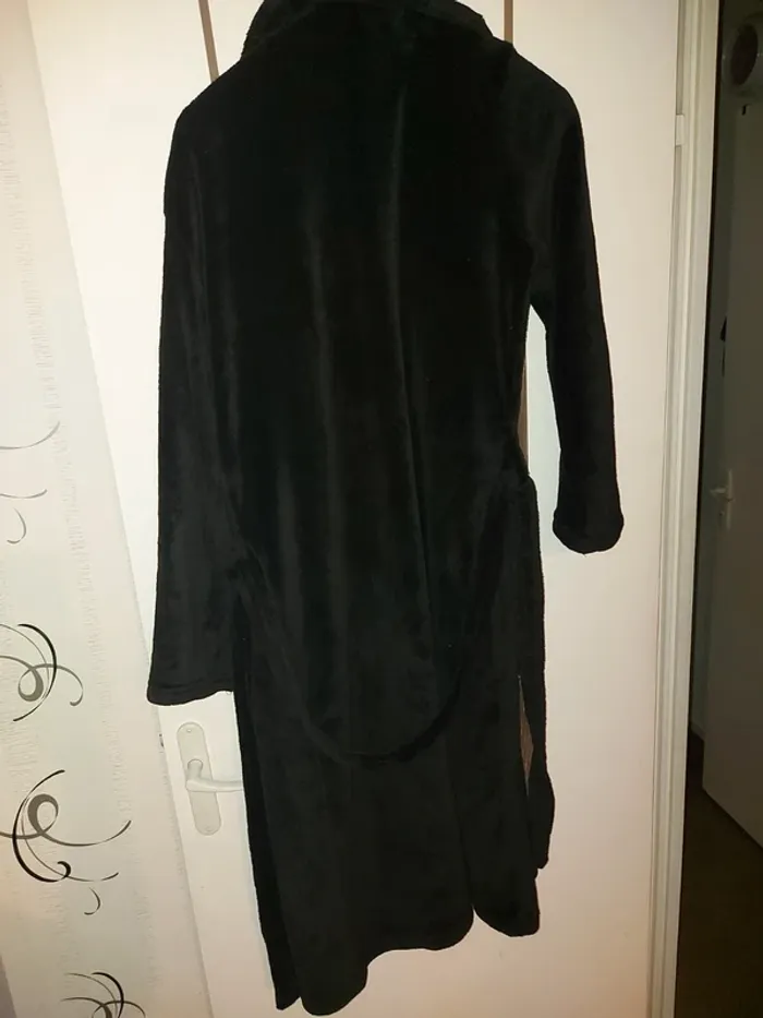 Robe de chambre noire
