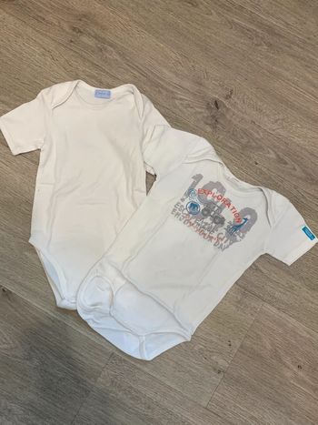 2 bodies manches courtes