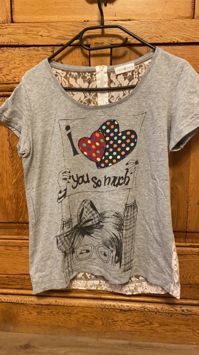T-shirt