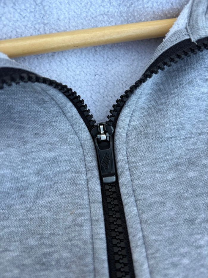 Veste Nike - grise/noir à capuches - taille L - mi saison - en très bon état - photo numéro 11