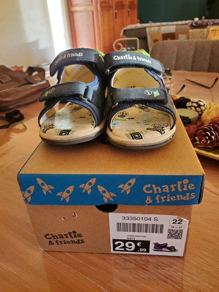 Sandales à scratch chaussea très bon état Taille 22 - photo numéro 5