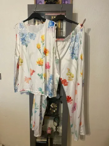 superbe ensemble débardeur pantalon été taille 5xl neuf