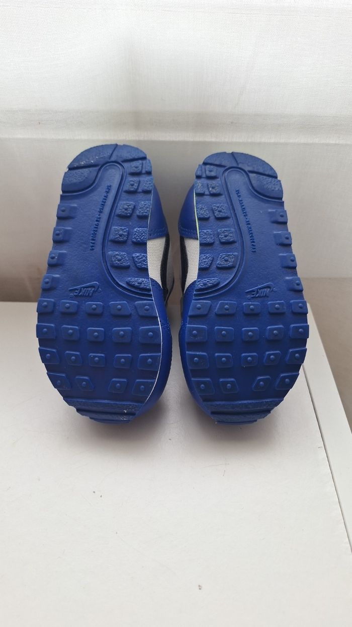 Basket bébé Nike taille 22 - photo numéro 2