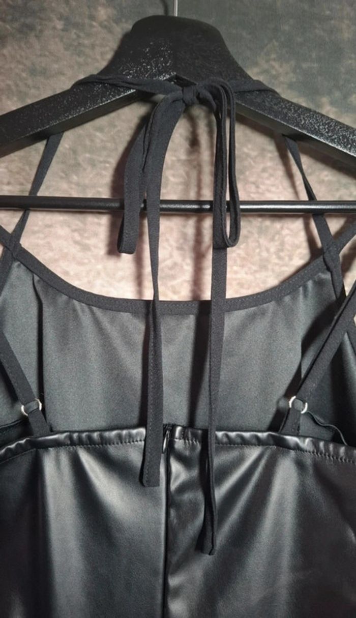 Robe noire séduisante - photo numéro 12