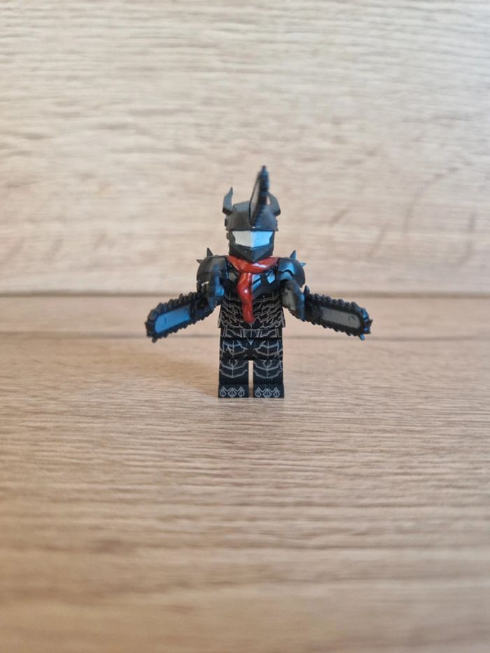 Figurine type lego Chainsaw