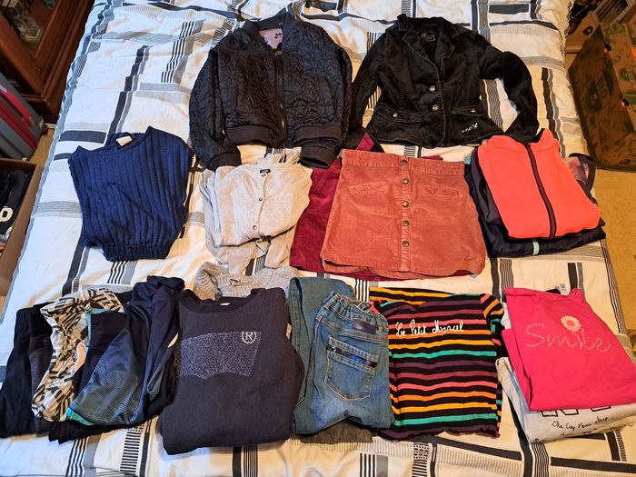 Lot vêtements fille 10 ans hiver (28pieces) - photo numéro 4