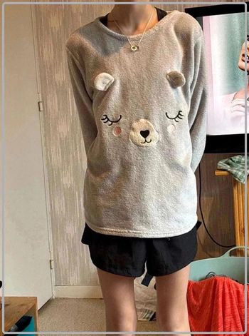 Pull doux  de pyjama  taille  36  marque  kiabi