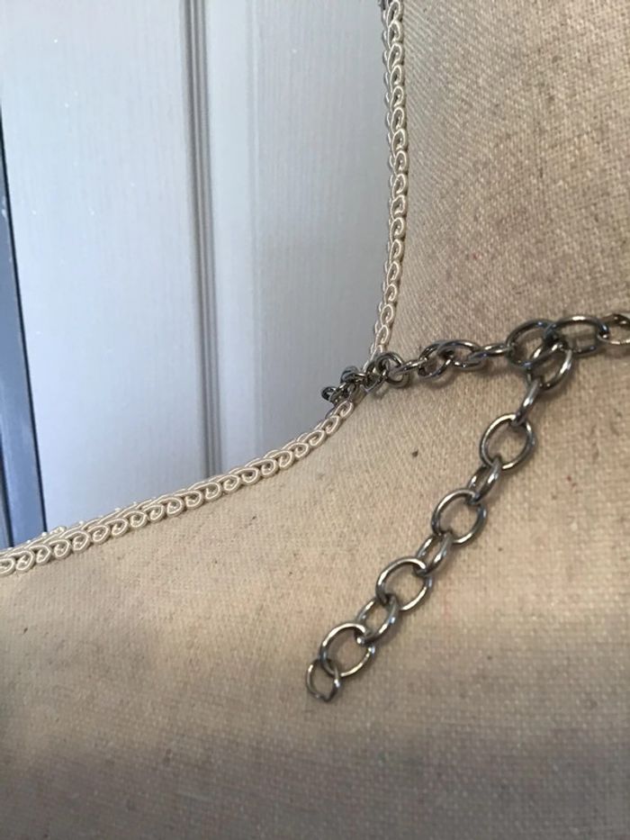 Collier fantaisie argenté et noir - photo numéro 3