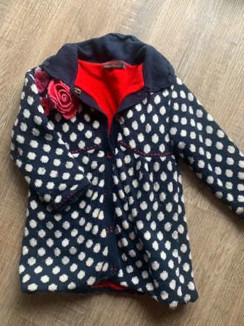 Très beau manteau tricoté