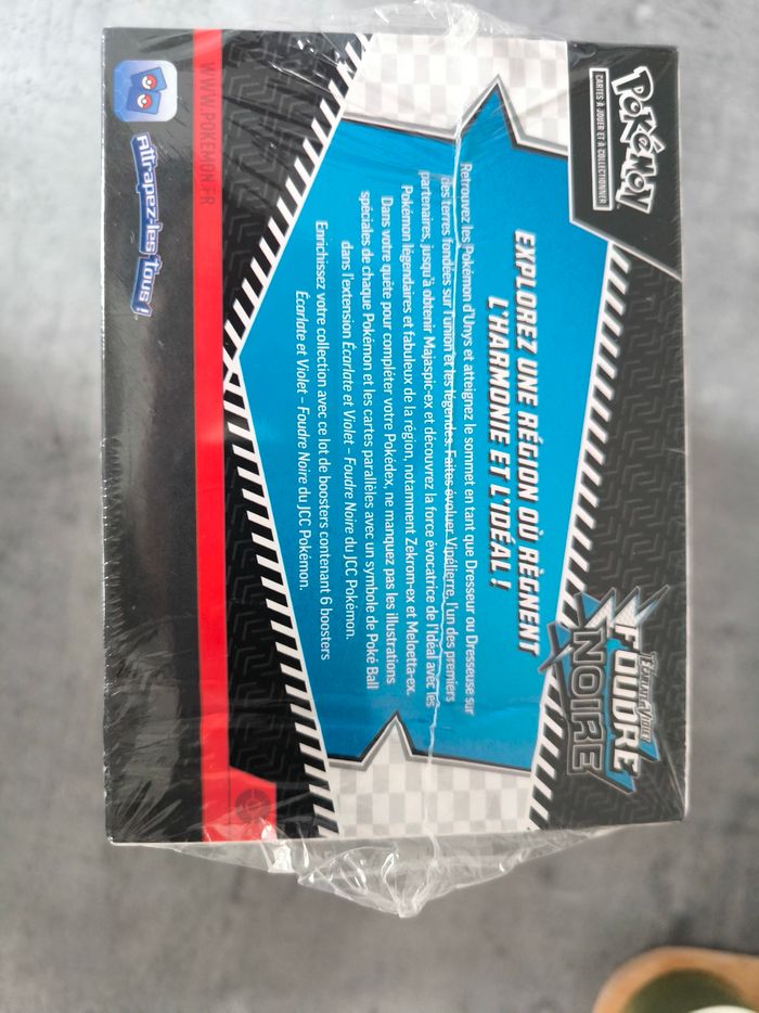 Display de bundle pokemon Foudre noire 10.5 - photo numéro 7