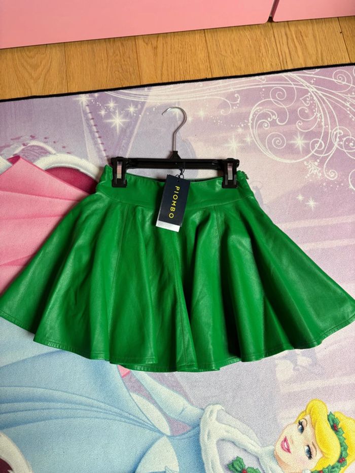 Neuve - Jupe simili verte 8 ans - photo numéro 2