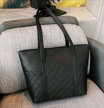 Joli sac noir en cuir PU matelassé