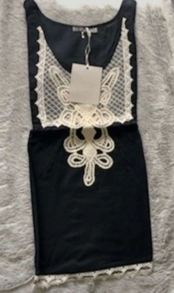 Top sans manches avec plastron dentelle - photo numéro 2