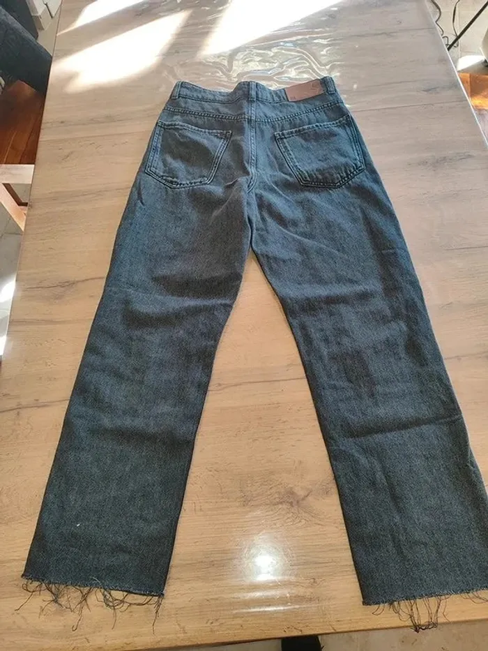 Jeans troué United Colors of Benetton noir - Taille S, l'indispensable du style rock ! - photo numéro 3