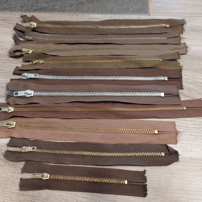 Lot 7 -10 fermetures éclair marron