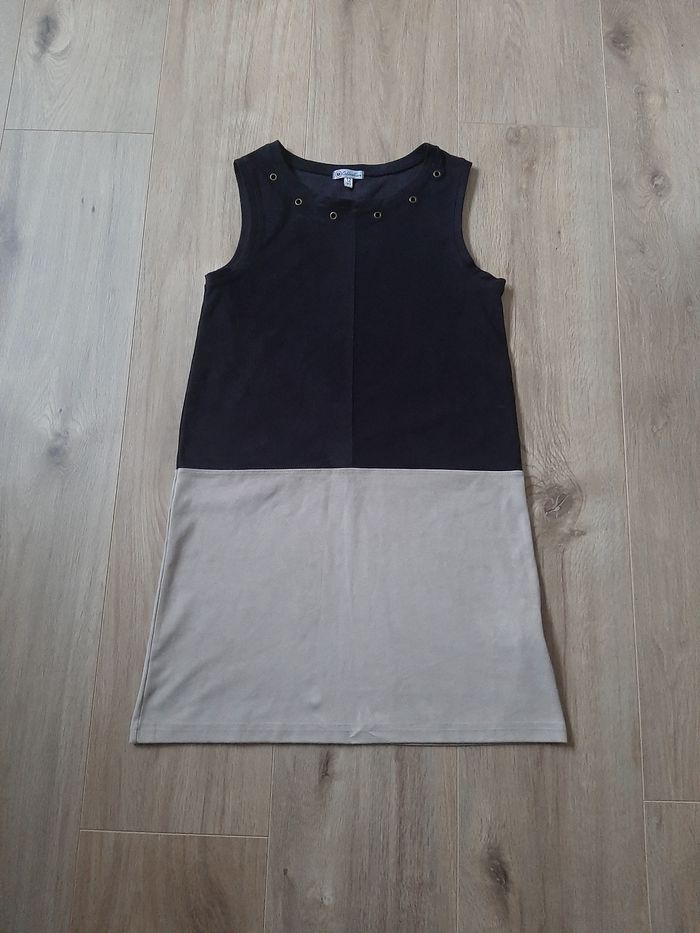 Robe beige et noire taille 12 ans